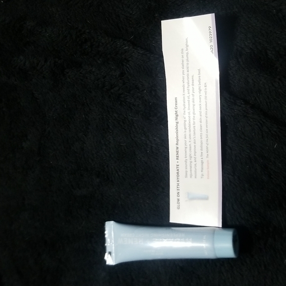 Deluxe Beauty Kits - Picture 3 of 5